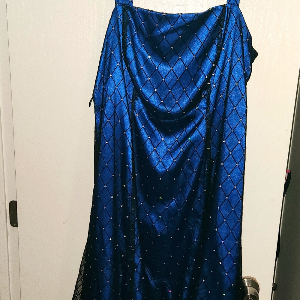 Homecoming dress that sparkles✨️ !